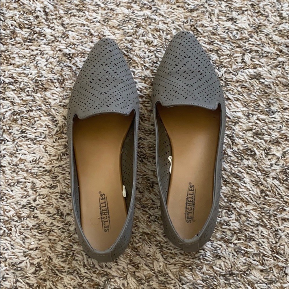 Dark brown flats, in great condition